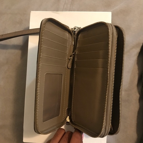 Coach Wallet - Picture 5 of 7